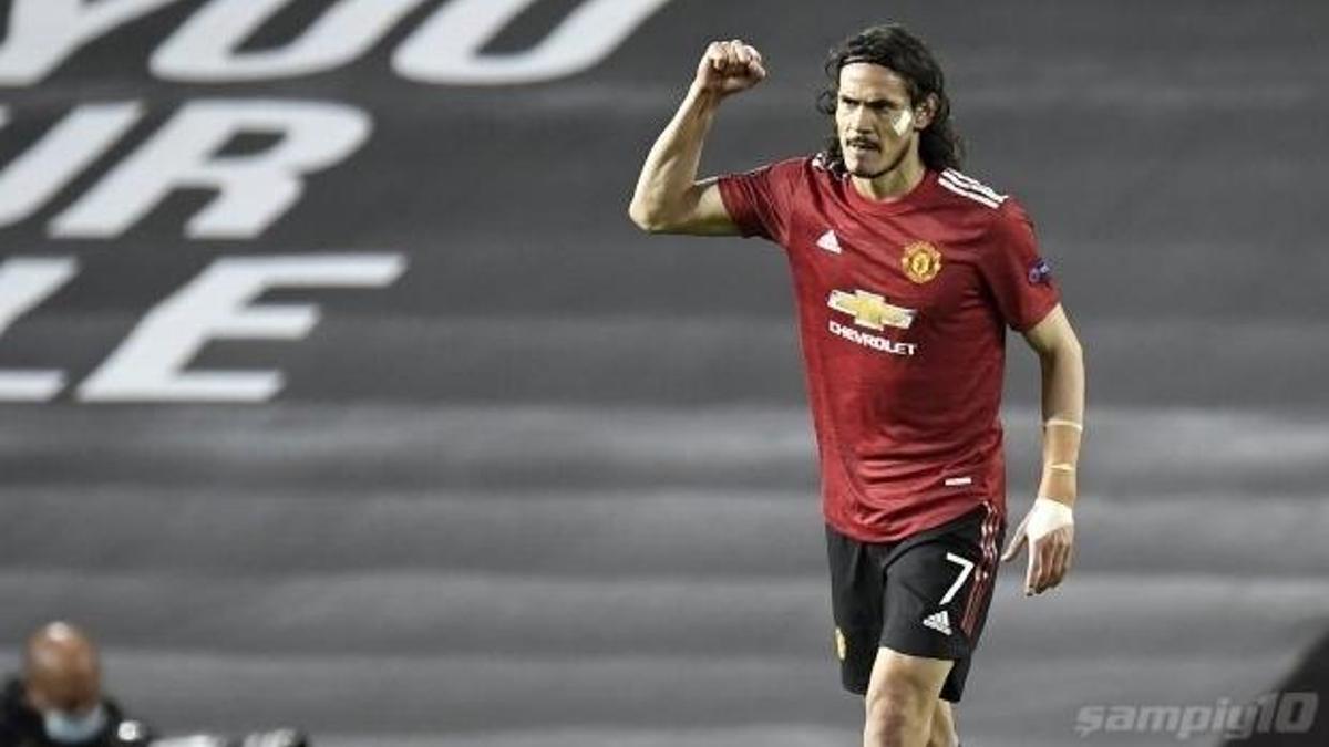 Edinson Cavani 1 yıl daha Manchester United'da...