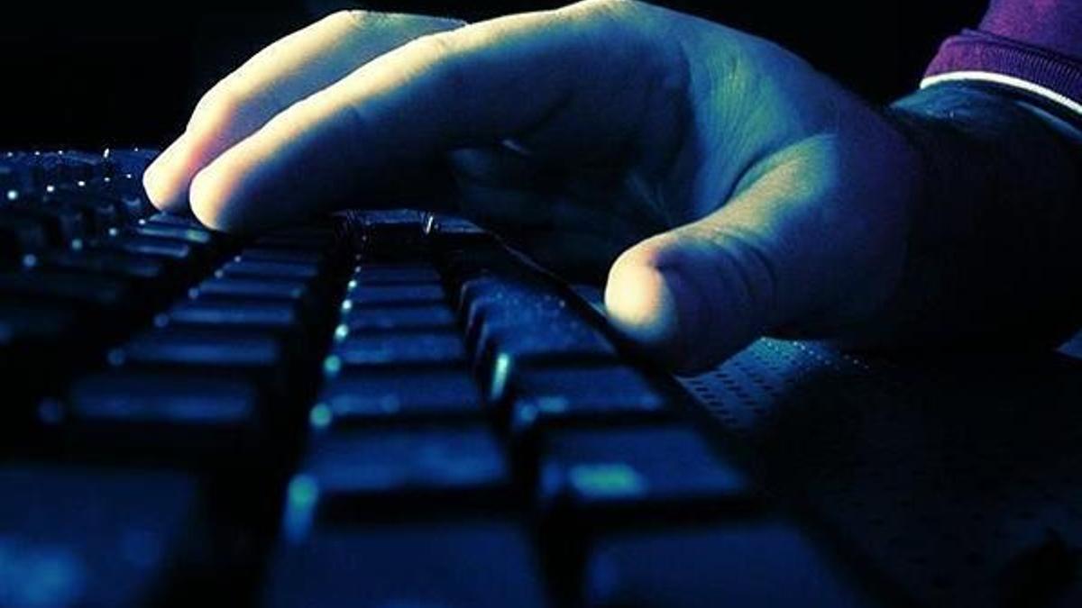 Ünlülerle aldatıp dolandırıcılık yapıyorlar
