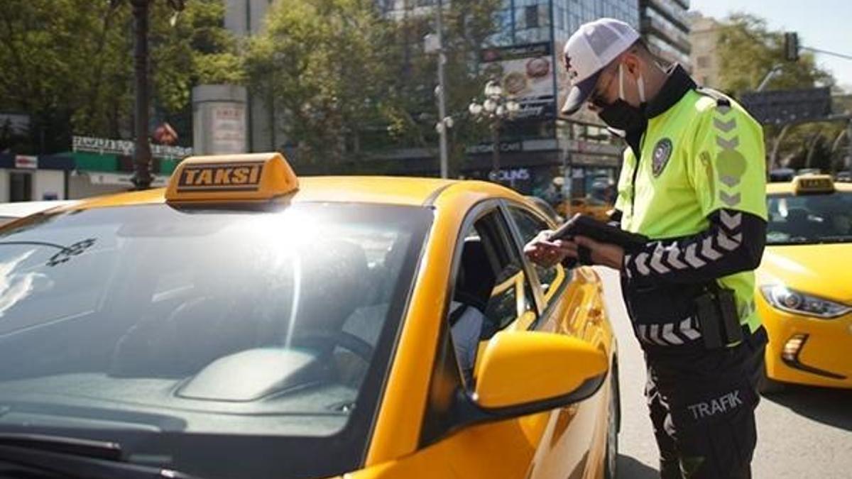Çalışma izin belgelerinde el yazısı detayı! İçişleri Bakanlığı duyurdu...