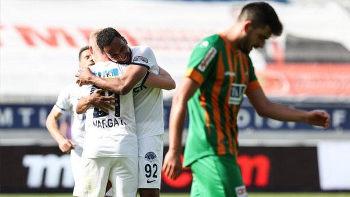 Kasımpaşa: 3 - Aytemiz Alanyaspor: 0