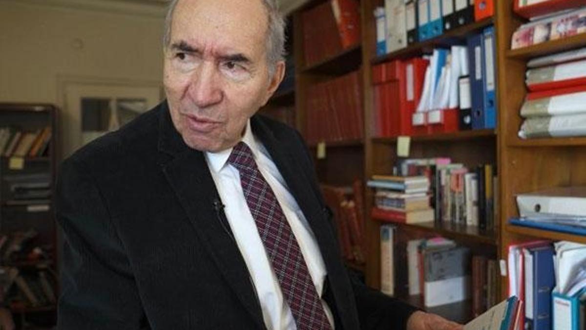 Gazeteci - yazar Altan Öymen, kütüphanesini ve arşivini bağışladı
