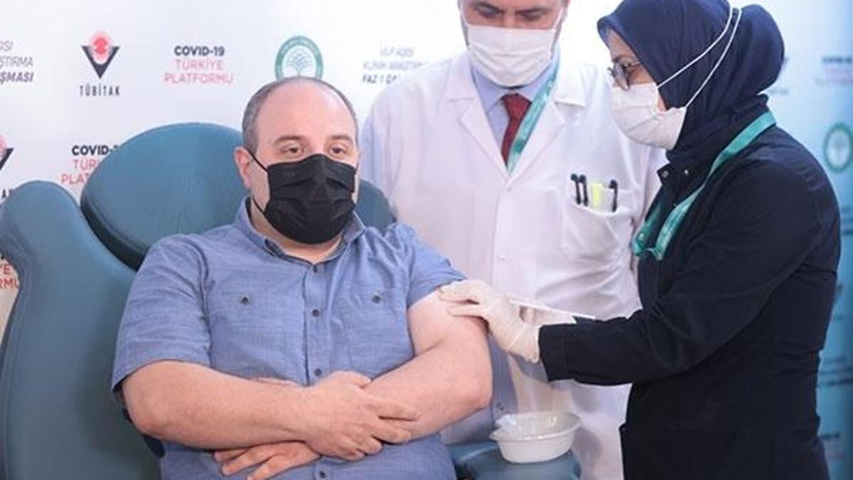 Bakan Varank yerli aşının 2.dozunu oldu