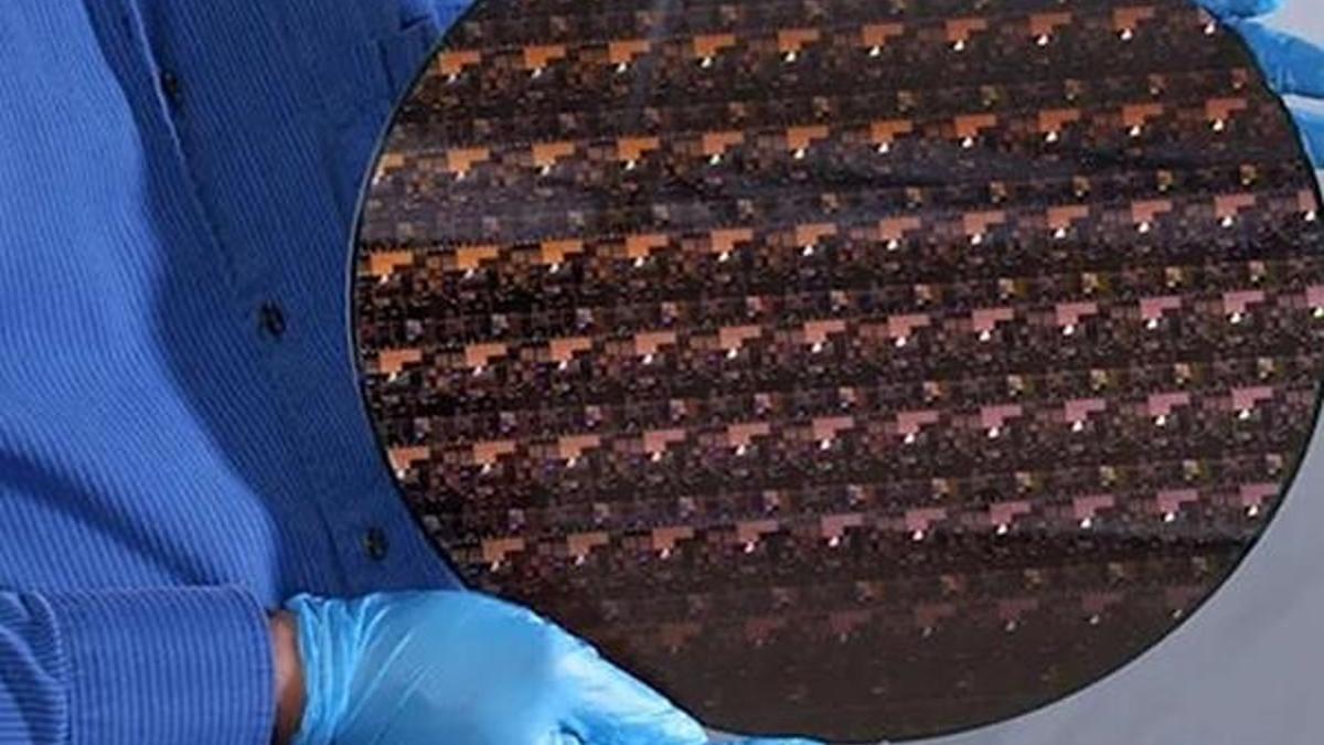 IBM bir ilki başardı: 2 nanometrelik işlemci üretildi