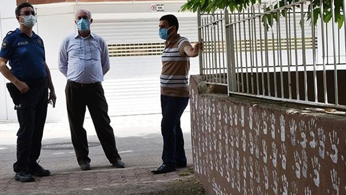 Camide garip olay! Sabah namazına gelen imam şoku yaşadı