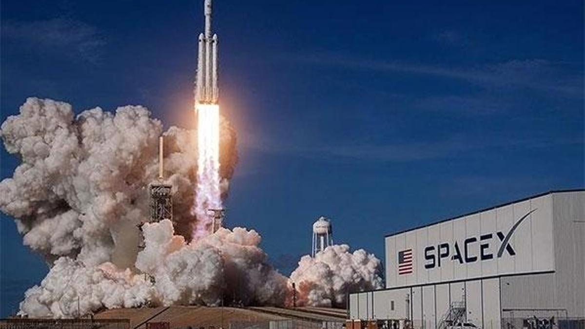 SpaceX, 60 internet uydusunu daha uzaya fırlattı