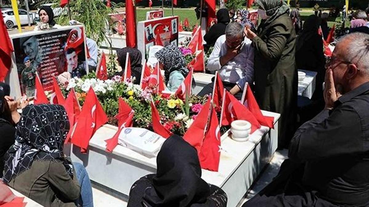 Şehitliklerde hüzünlü bayram arifesi