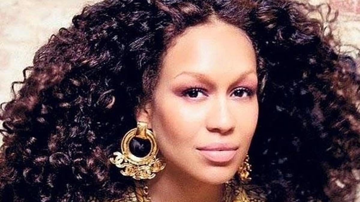 Ünlü şarkıcı Rebecca Ferguson'dan cinsel istismar itirafı! Bakanla görüştü