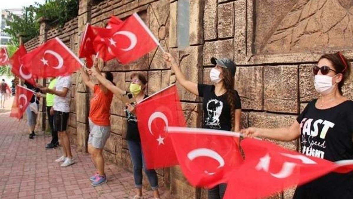 19 Mayıs tatil mi, yarın yasak var mı? 19 Mayıs 2021 sokağa çıkma yasağı olacak mı, yarın okul var mı?