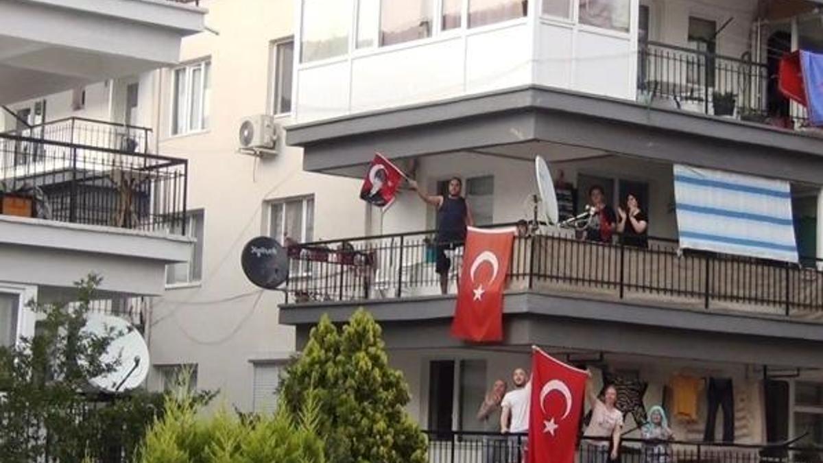 19 Mayıs İstiklal Marşı okunacak mı? 19 Mayıs İstiklal Marşı balkonlarda saat kaçta söylenecek, ne zaman okunacak?