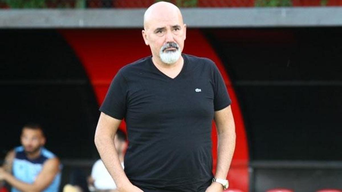 Adana Demirspor Asbaşkanı Şentürk Çalık, koronavirüs nedeniyle hayatını kaybetti