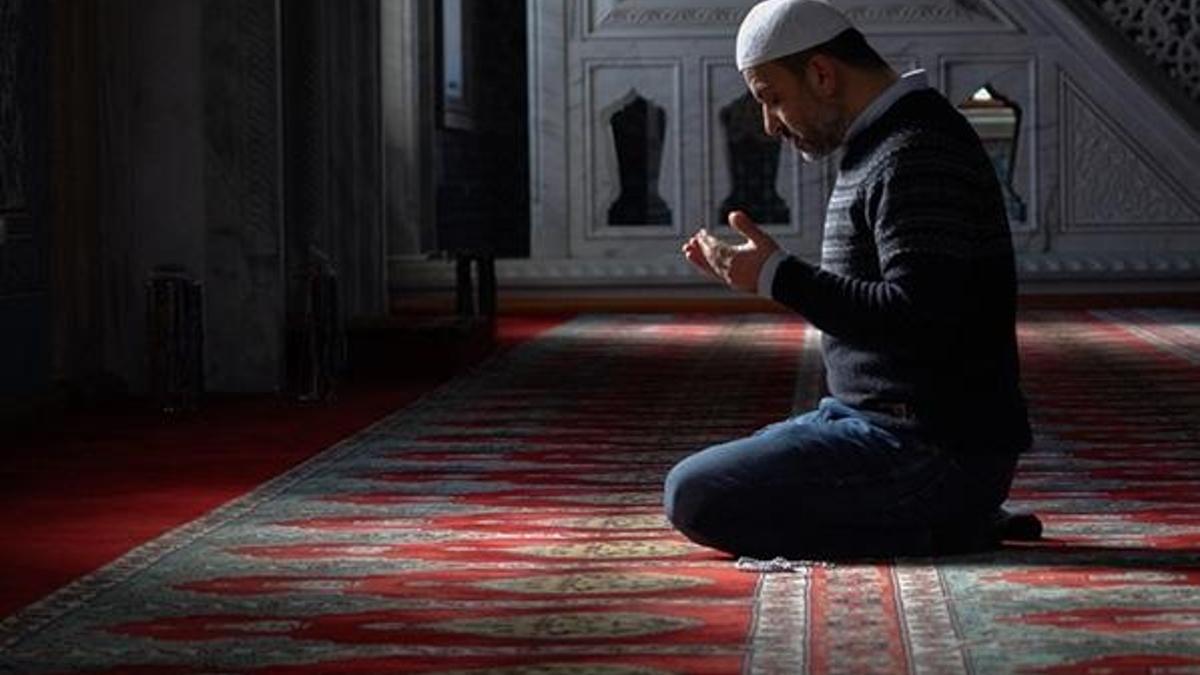 Cumanız mübarek olsun! Yazılı, anlamlı, kısa, uzun, resimli-resimsiz seçenekleriyle dualı, hadisli, ayetli anlamlı güzel Cuma mesajları ve yeni sözler!