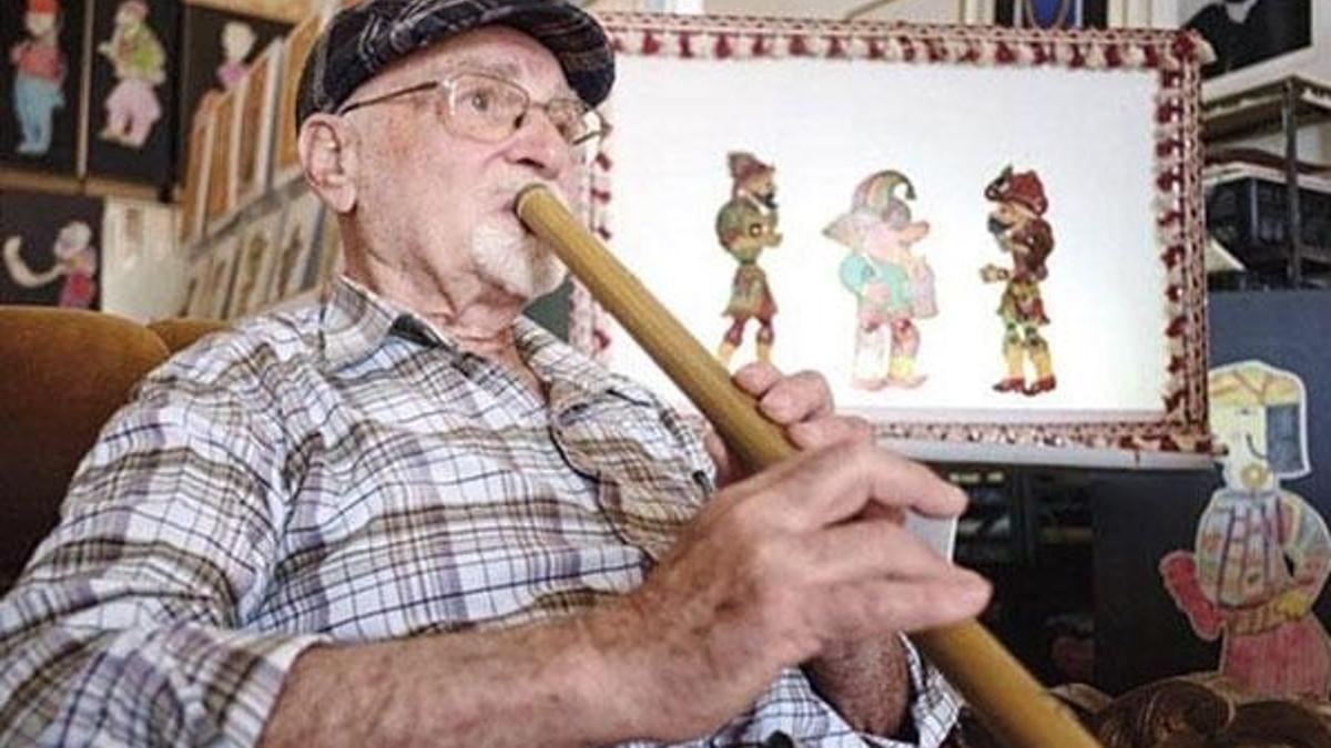 Karagöz ve Hacivat ile özdeşleşen sanatçı Mehmet Ertuğ hayatını kaybetti