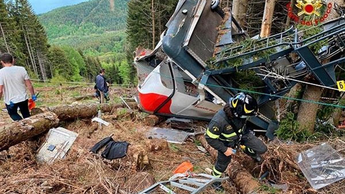 İtalya'da teleferik faciası! Çok sayıda kişi hayatını kaybetti