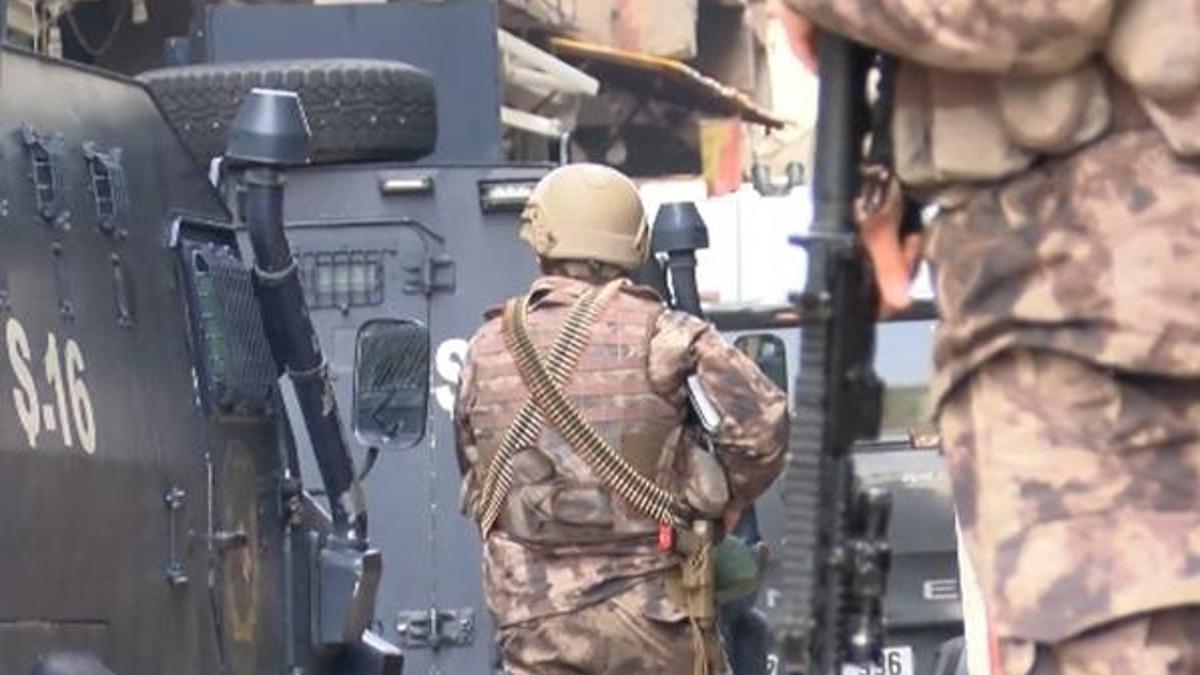 Diyarbakır'da PKK'nın şehir yapılanmasına operasyon! 29 kişi gözaltında