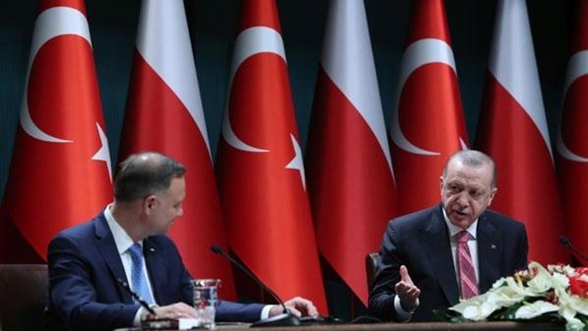 Cumhurbaşkanı Erdoğan canlı yayında duyurdu: Türkiye tarihinde ilk kez NATO ve AB üyesi bir ülkeye insansız hava aracı ihraç edecek