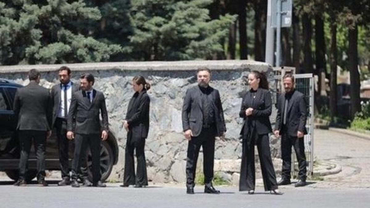 Eşkiya Dünyaya Hükümdar Olmaz son bölüm full izle! EDHO 196. Bölümde Haşmet Façalı öldü!