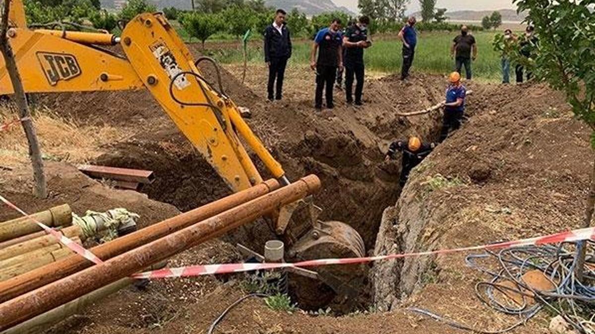 Sondaj kuyusunda üzerine toprak göçmesi sonucu öldü