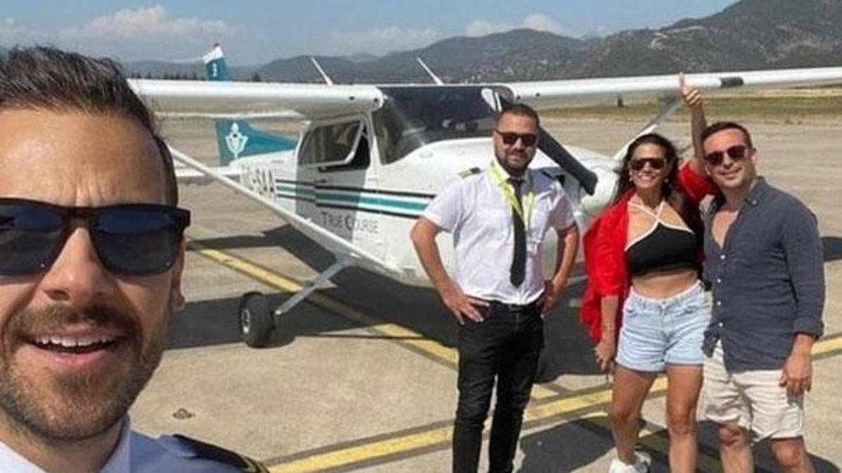 Pilot olan Ümit Erdim ilk yolcularını ağırladı