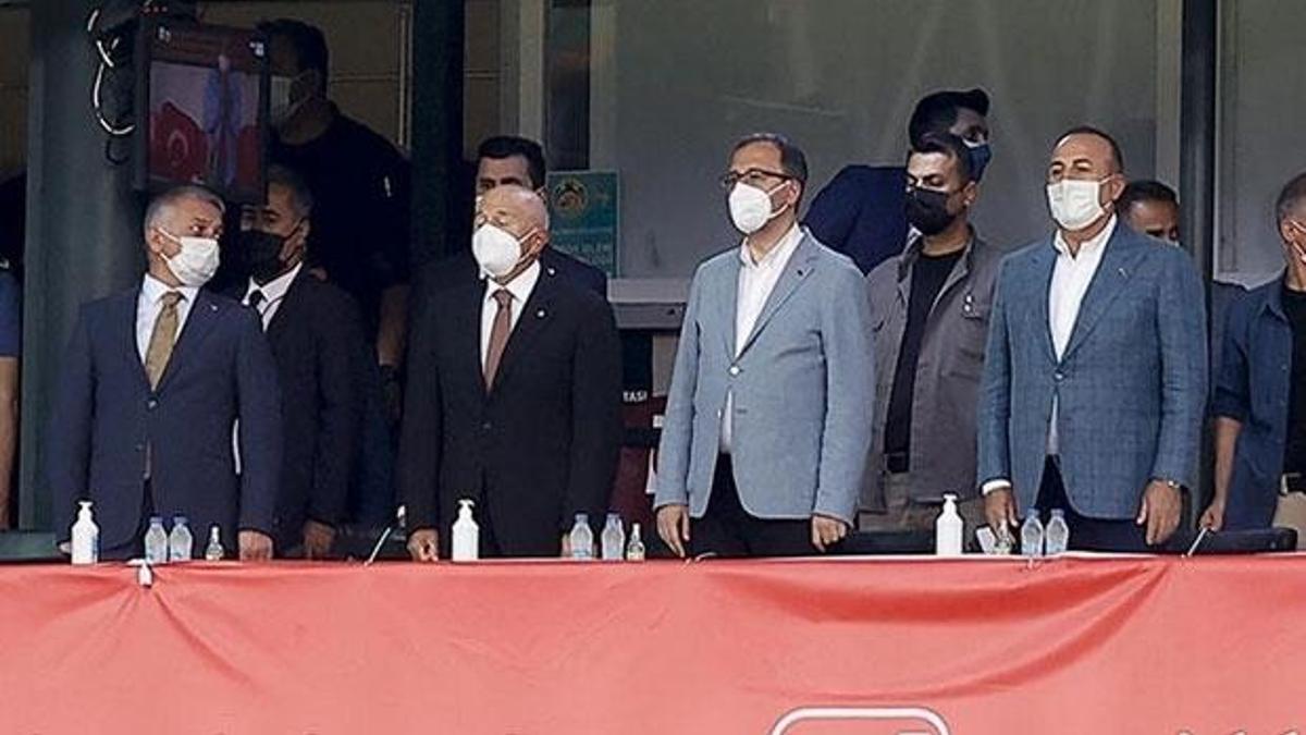 Türkiye - Azerbaycan maçı sonrası Alanya'da dostluk mesajı!