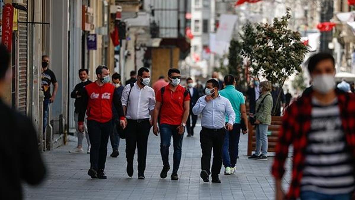 Sokağa çıkma yasağı saatleri değişti mi? 20 yaş ve 65 yaş sokağa çıkma yasağı gelecek mi?