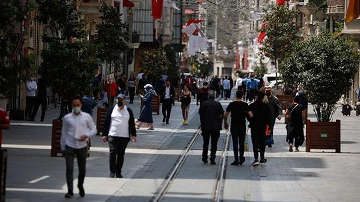 Hafta içi sokağa çıkma yasağı var mı? Hafta sonu yasakları neler? Cumartesi pazar sokağa çıkma yasağı var mı?