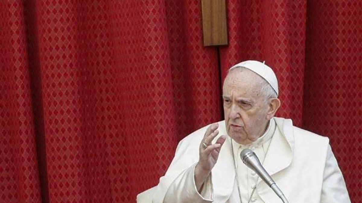 Vatikan'da Papalık sırrı kalktı! Kilise istismarları...