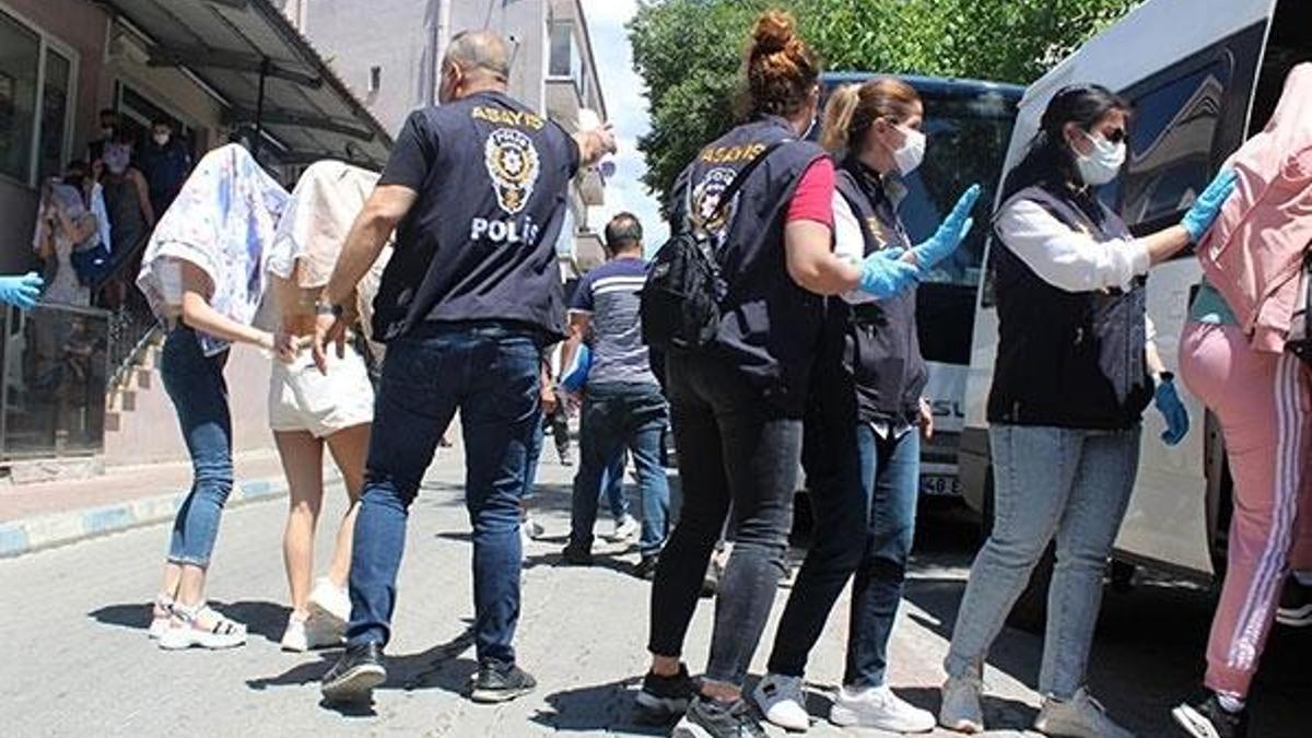 Rezalet Whatsapp'ta patladı! Yüksek maaş, çıplak fotoğraflar...