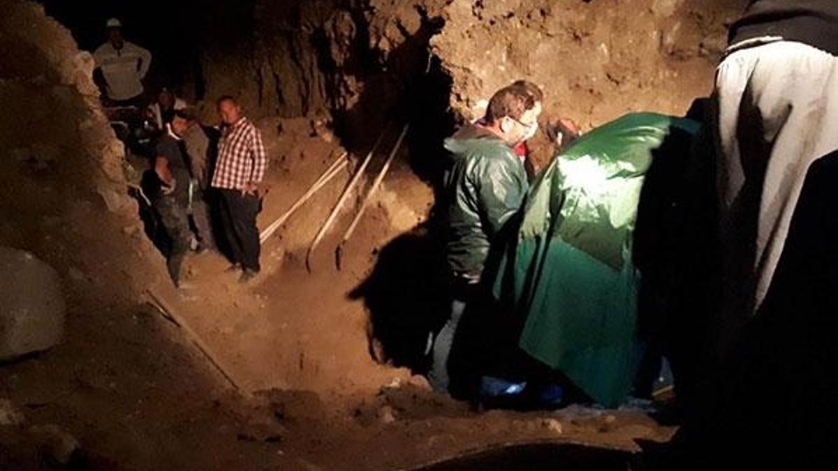 Su kanalı kazısında toprak altında kalan 2 kardeşten 1'i öldü