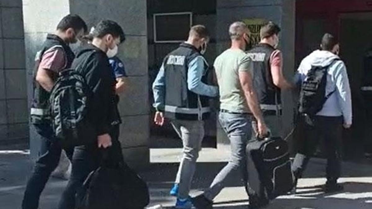 Balıkesir merkezli 21 ildeki FETÖ operasyonunda 14 tutuklama