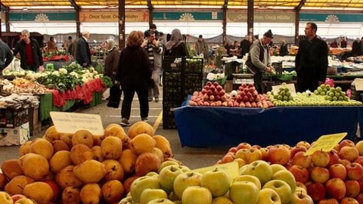 Cumartesi Pazarlar açık mı? Pazar yerleri hafta sonu kurulacak mı, kaça kadar açık olacak?