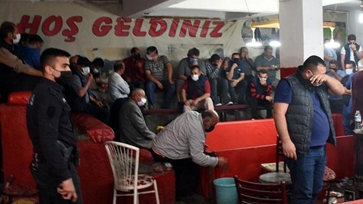 Dernek binasında basıldılar! Polis biber gazıyla müdahale etti