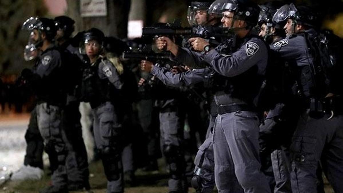 İsrail polisinden Kudüs’te Filistinlilere saldırı: 10 yaralı