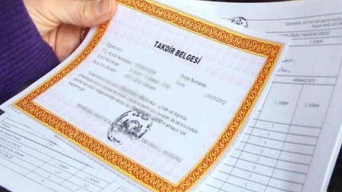 Takdir teşekkür kaç puanla alınır, karne notu nasıl hesaplanır? 2021 takdir teşekkür ve karne notu hesaplama!