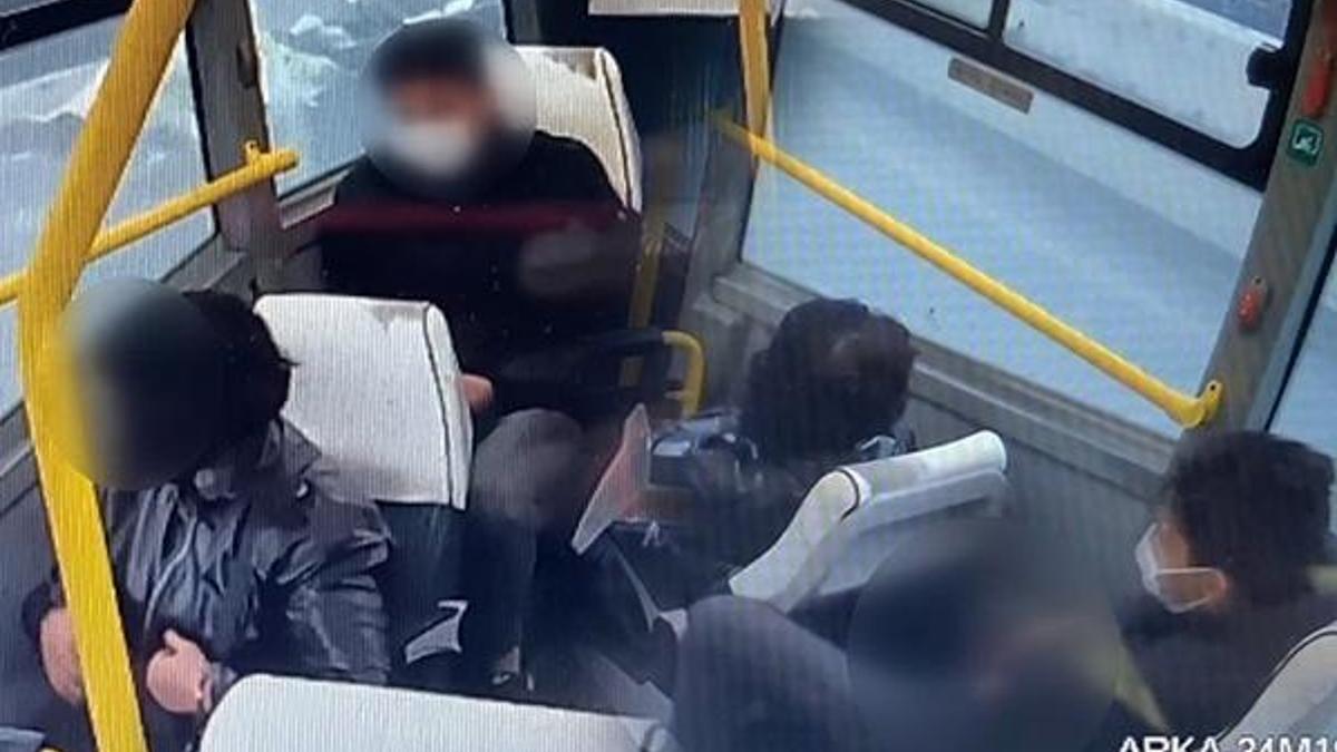 Minibüste mide bulandıran görüntüleri ortaya çıktı! 4 kadına...