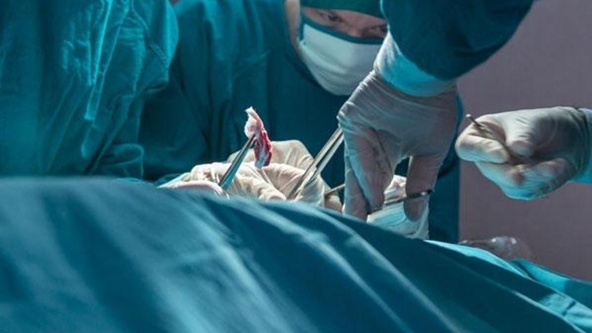 Distoni hastalığını beyin pili ameliyatıyla yendi