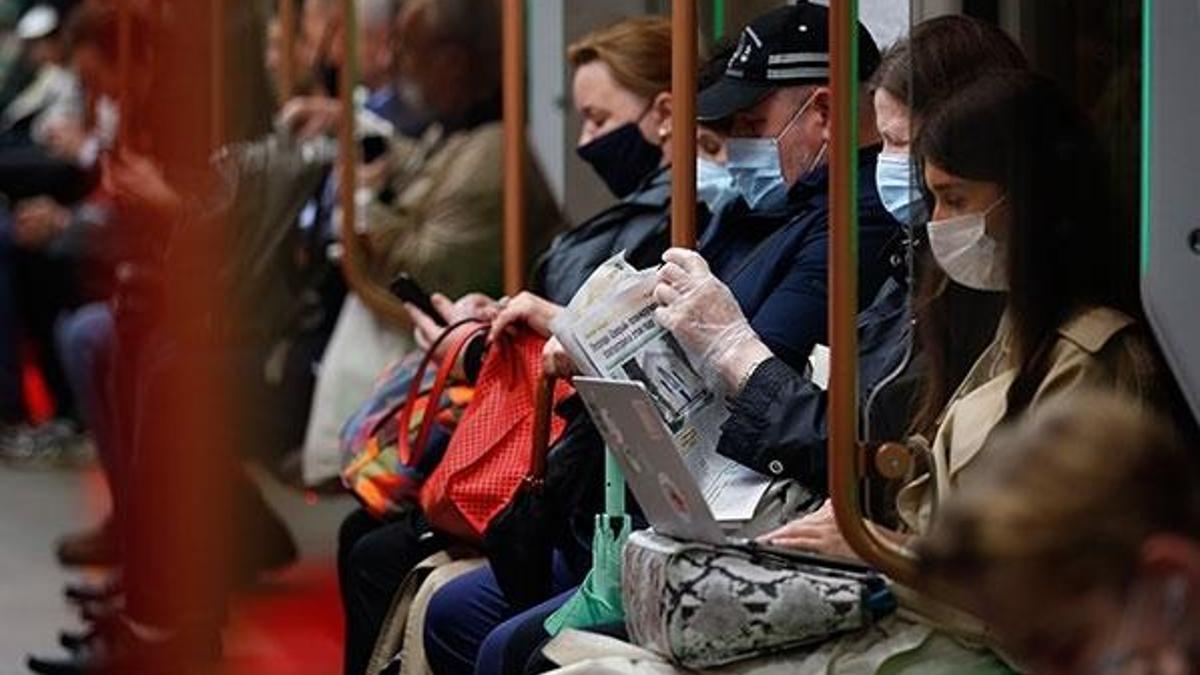 Rusya'dan flaş karar: Vakalar yükselince 9 gün tatil ilan ettiler!
