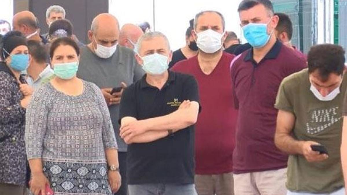 Hastanelerde aşı kuyruğu!