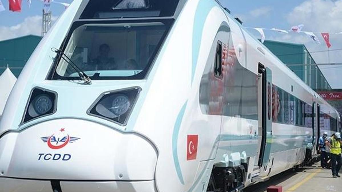 Milli elektrikli tren bu yıl içinde hizmete sunuluyor! Bakan duyurdu
