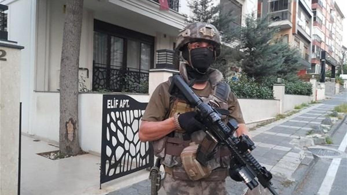 İstanbul genelinde siber dolandırıcılık operasyonu: 20 gözaltı