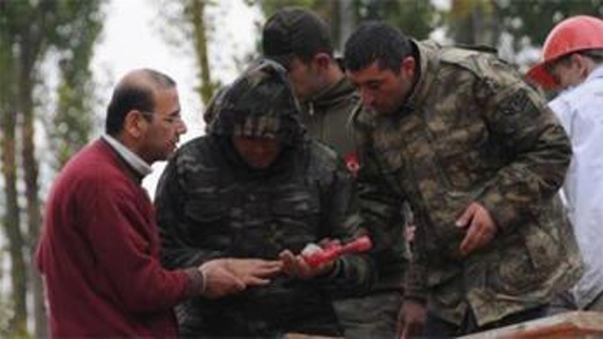 Oğlundan geriye kılıcı kaldı