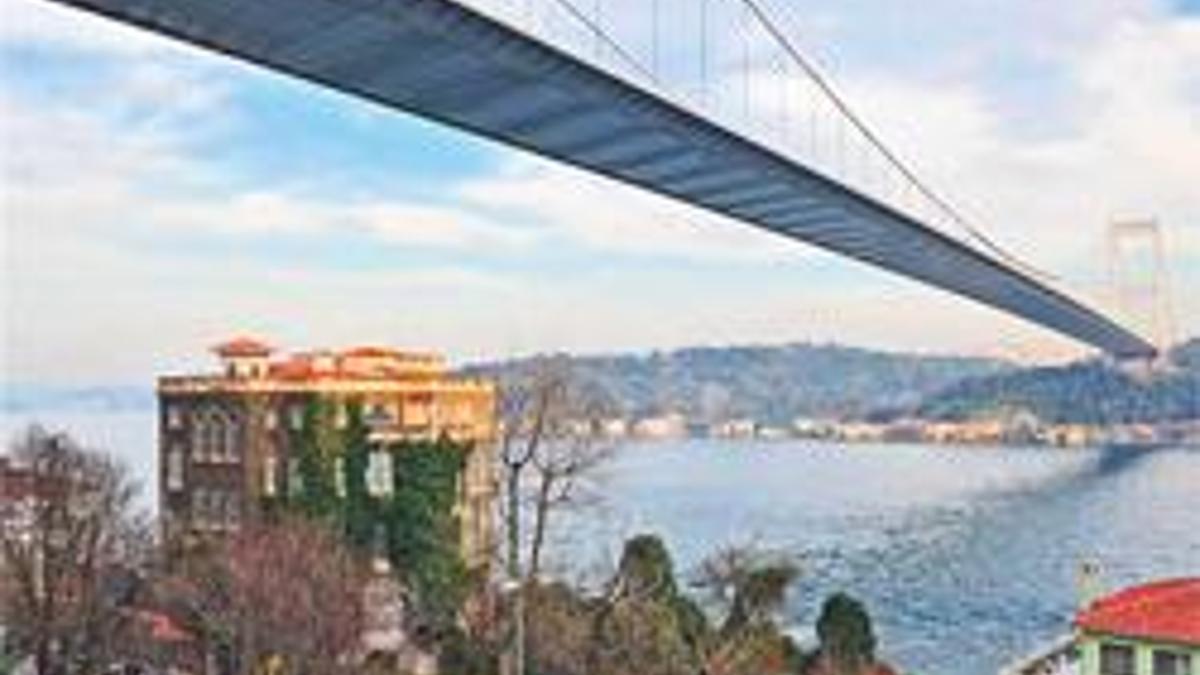 Milyarderlerin kulağı yasada gözü bu yalıda
