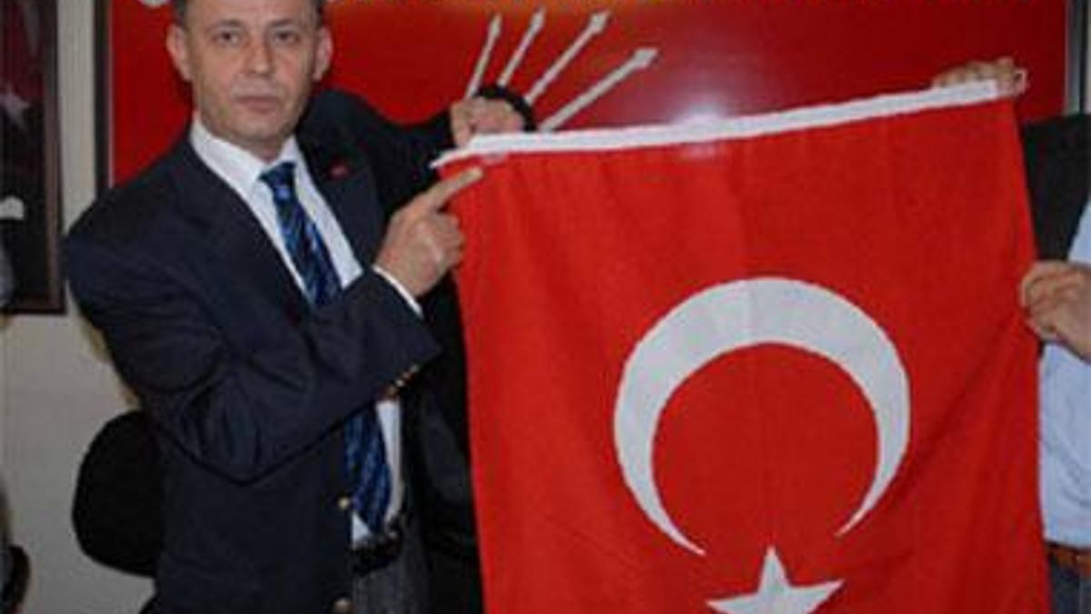 Şimdi de bayrak krizi!