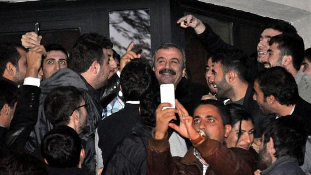Yine kırdı geçirdi!