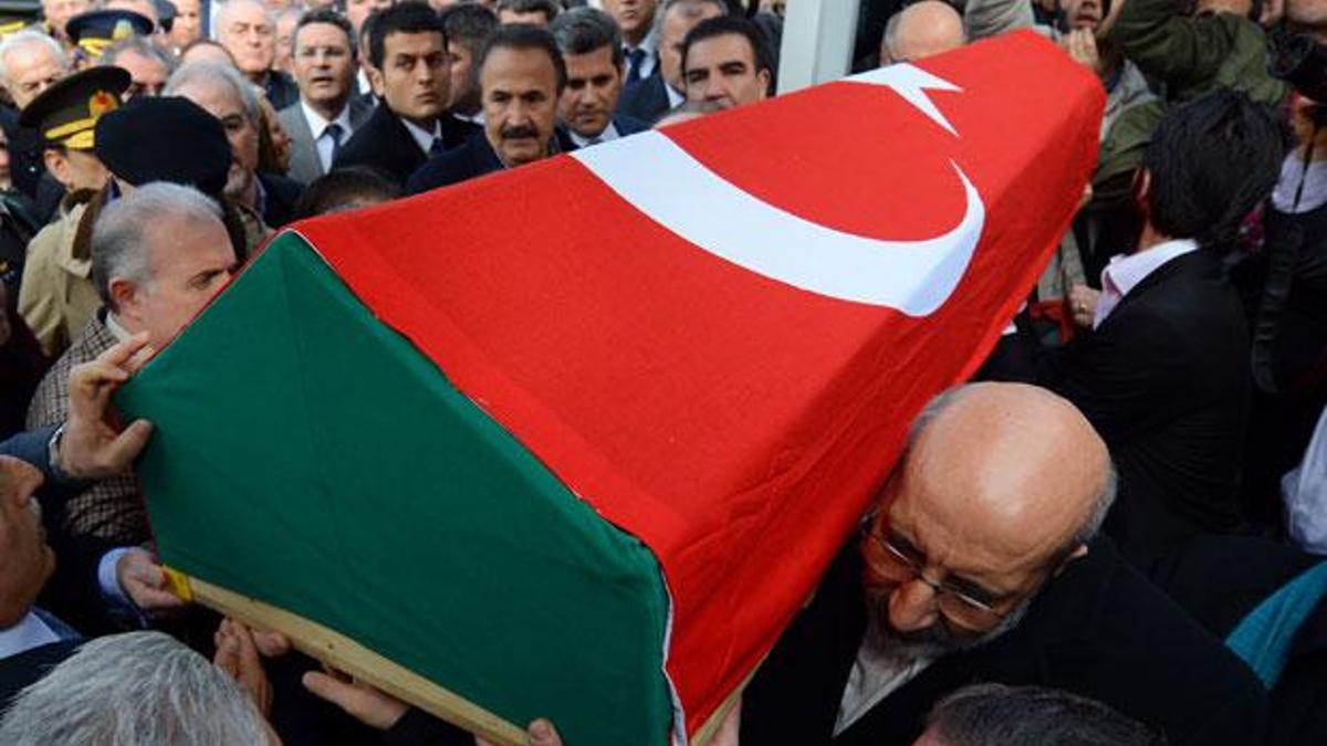 Sıra arkadaşının cenazesinde ortaya çıktı!