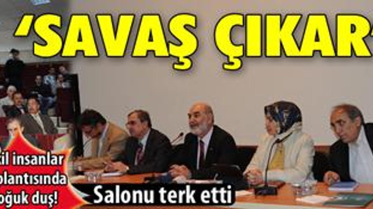 Akillere  Türk Bayraklı tepki!