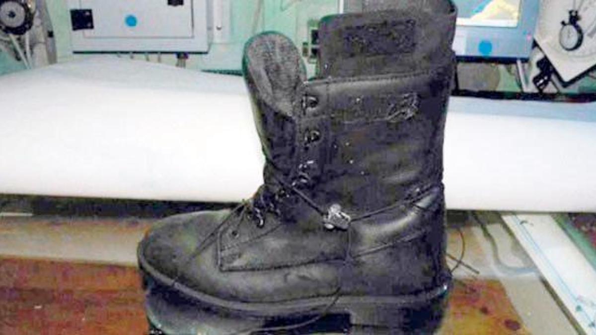‘Bari oğlumun botlarını göreyim!’