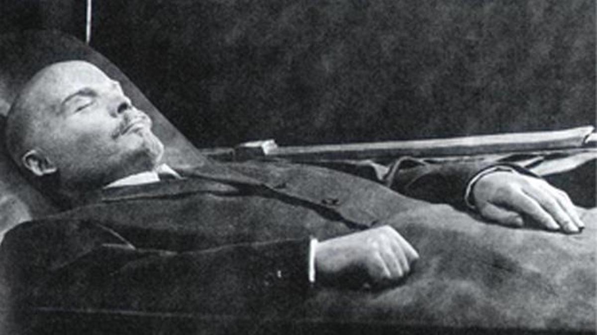 'Lenin gömülsün'