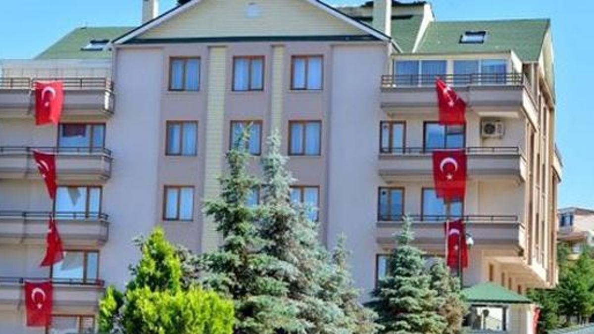 Erdoğan evine bayrak astı!