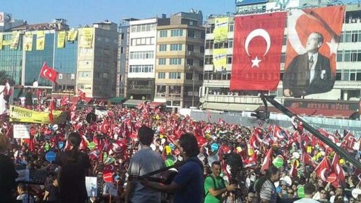 Kendi TOMA'ları su sıktı!
