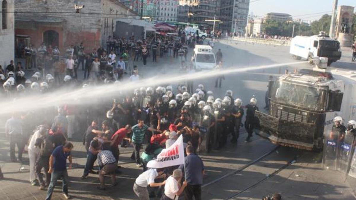 Taksim'de TOMA'lı müdahale!